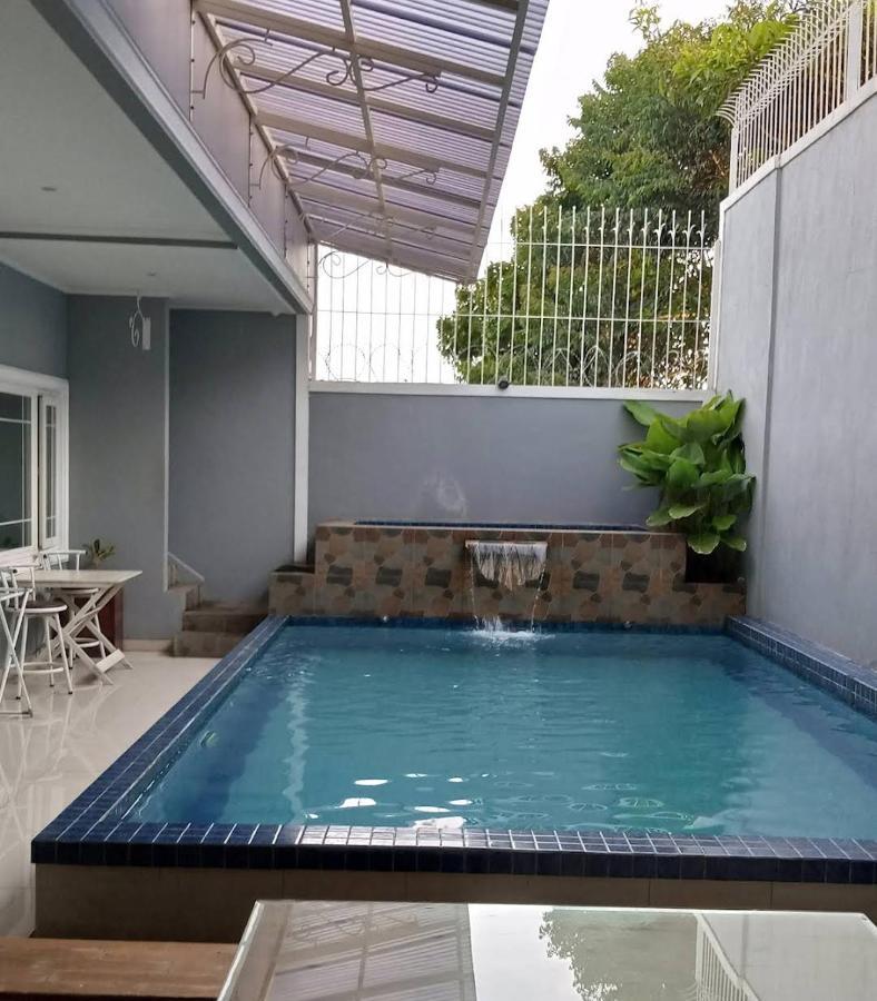 Villa 360 Lembang Esterno foto